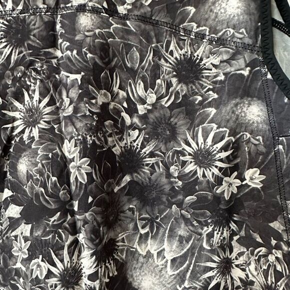 Lululemon Floral Tank Flowabunga - see measurements for size - Picture 10 of 13